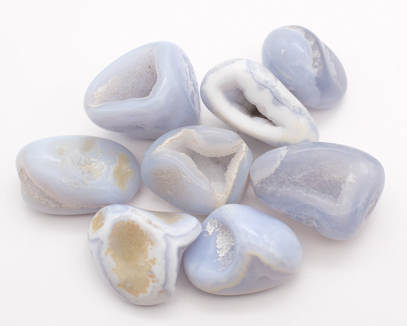 Calcédoine bleue cristallisée en nodule
