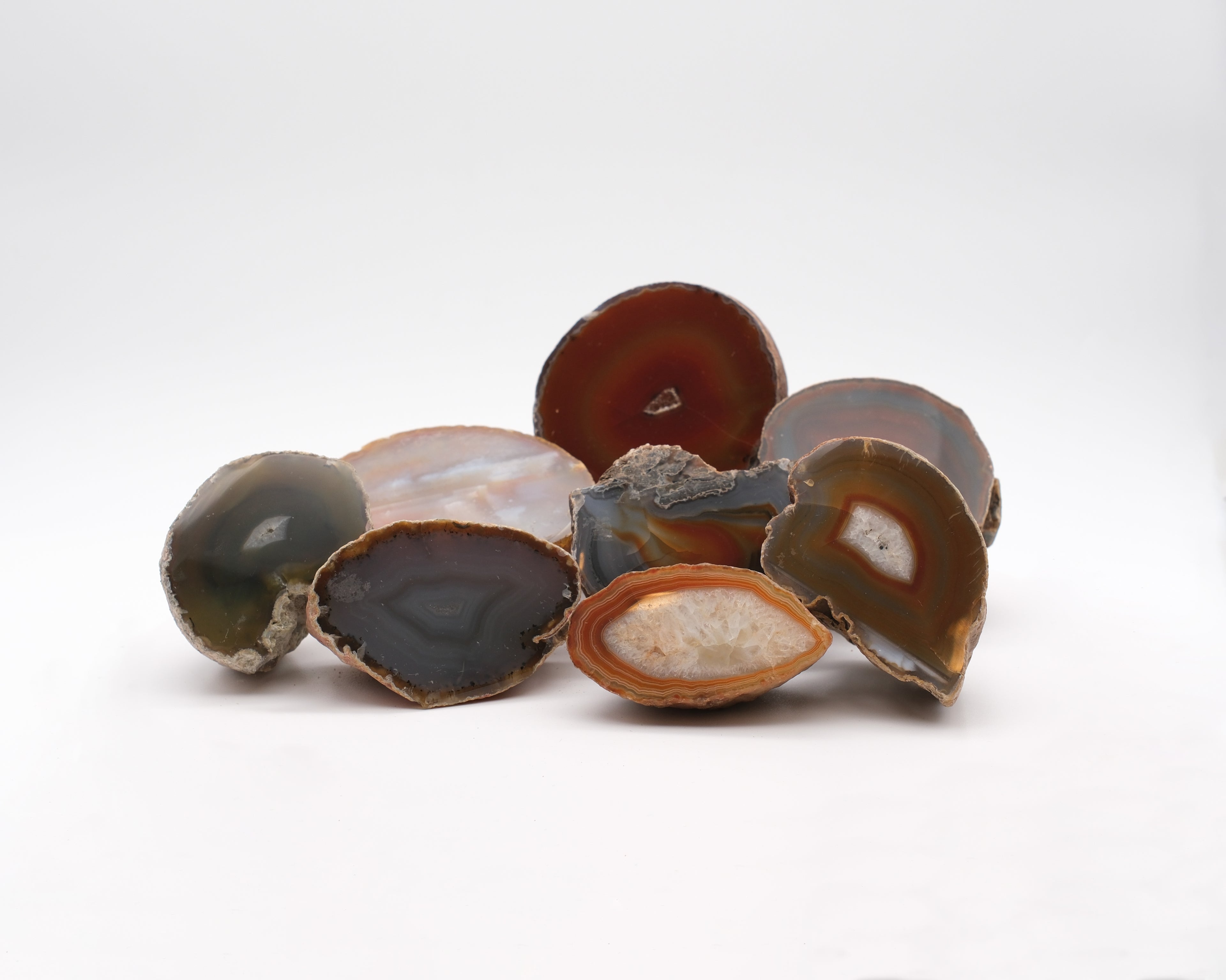 Agate zonée naturelle brune en géode