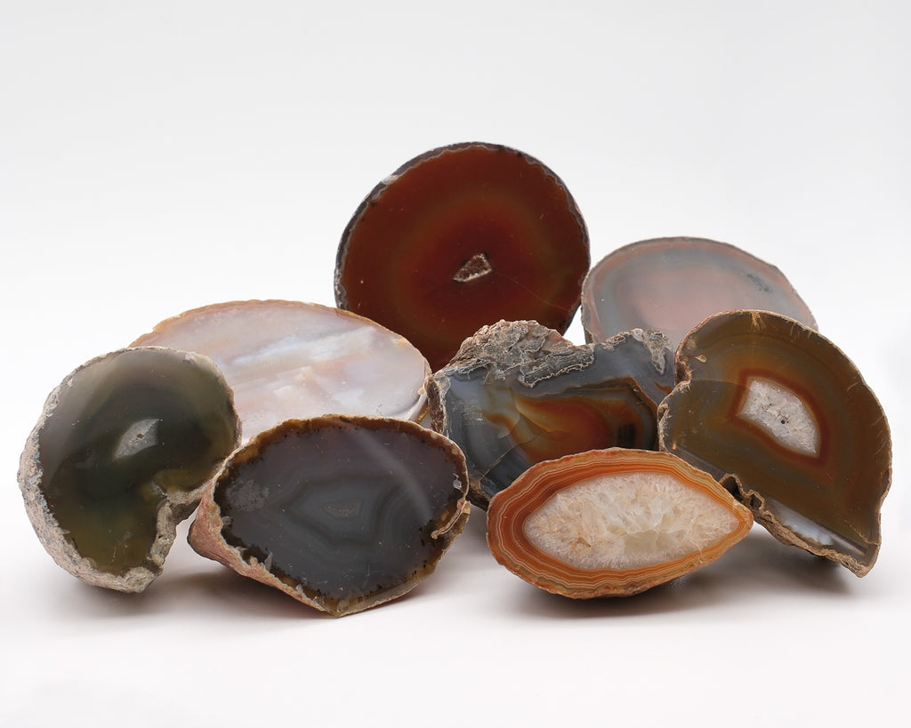 Agate zonée naturelle brune en géode
