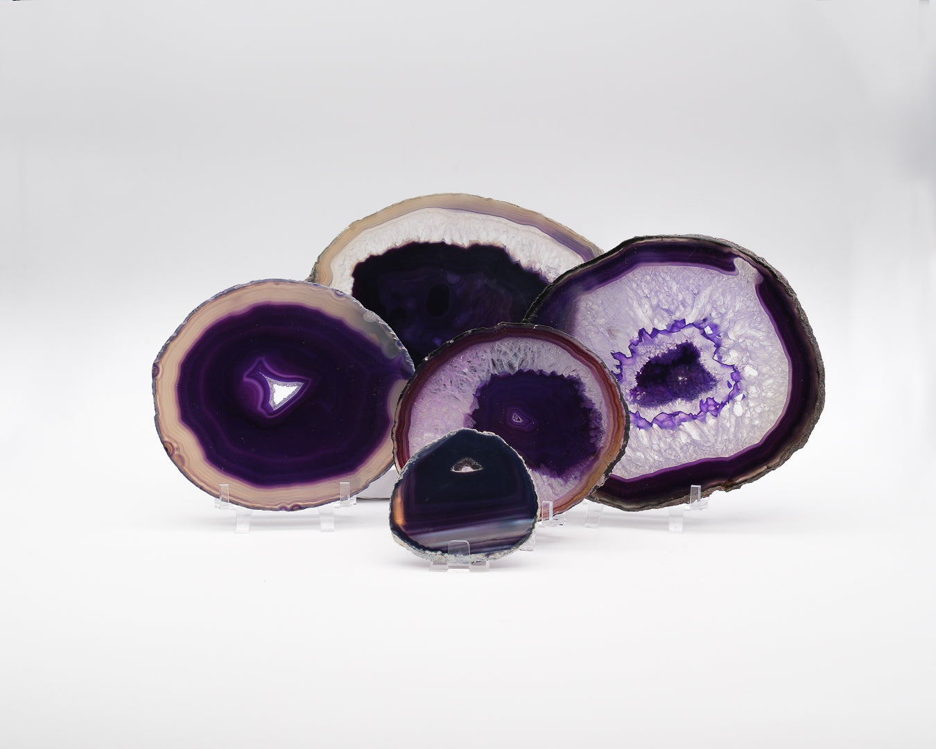 Agate zonée teintée en tranche violette