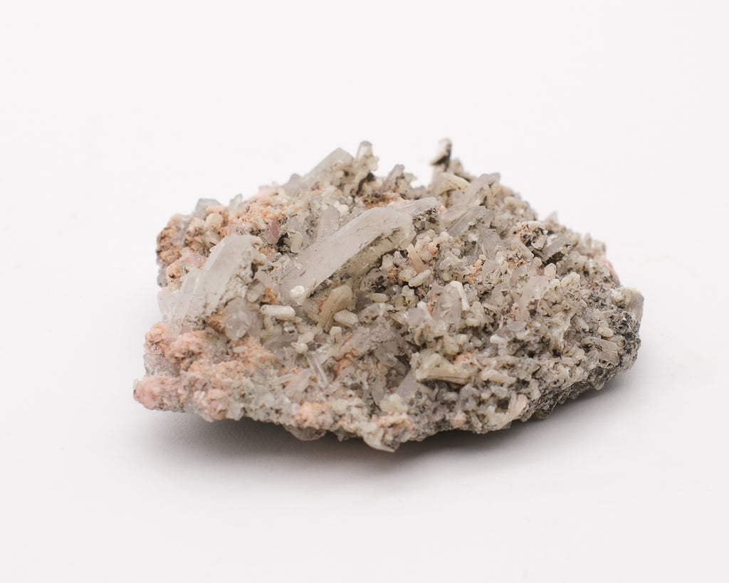 Rhodochrosite sur amas de quartz