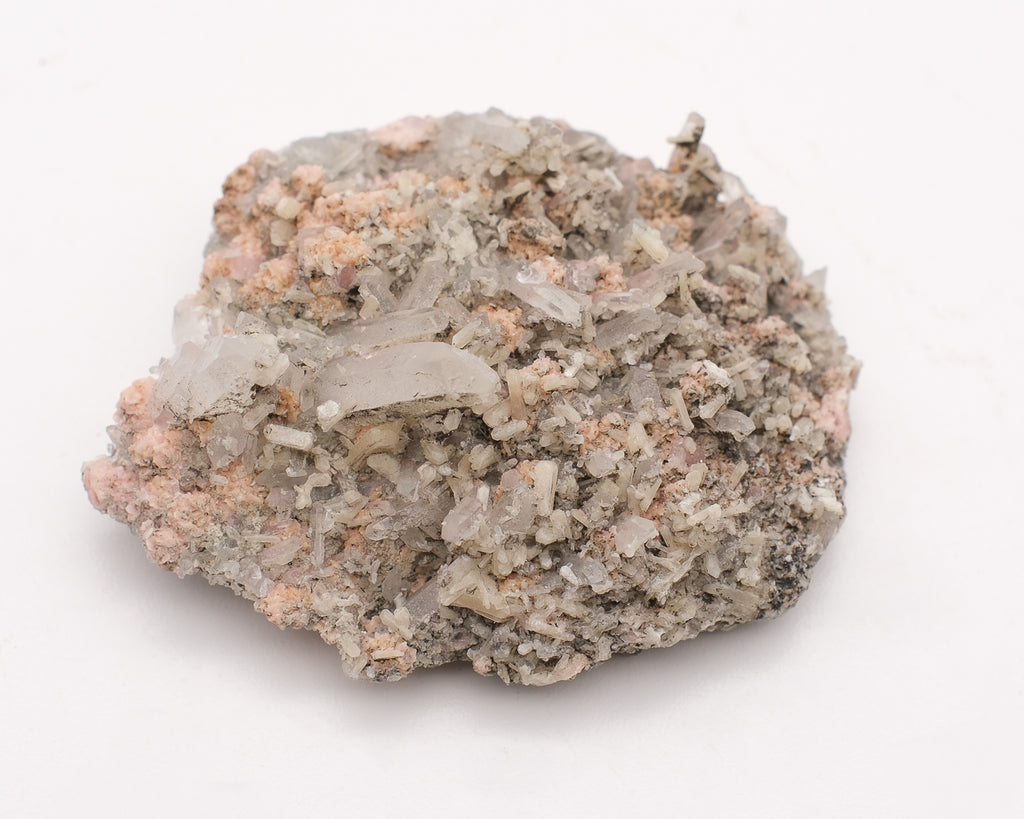 Rhodochrosite sur amas de quartz