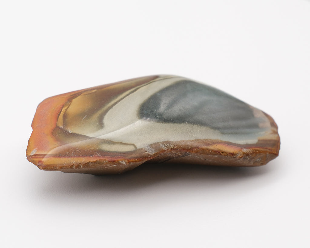 Jaspe polychrome une face polie