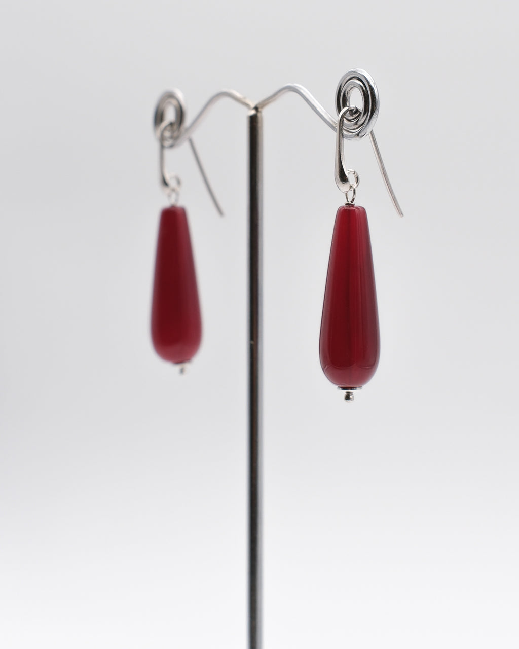 Goutte longue d’agate fuchsia