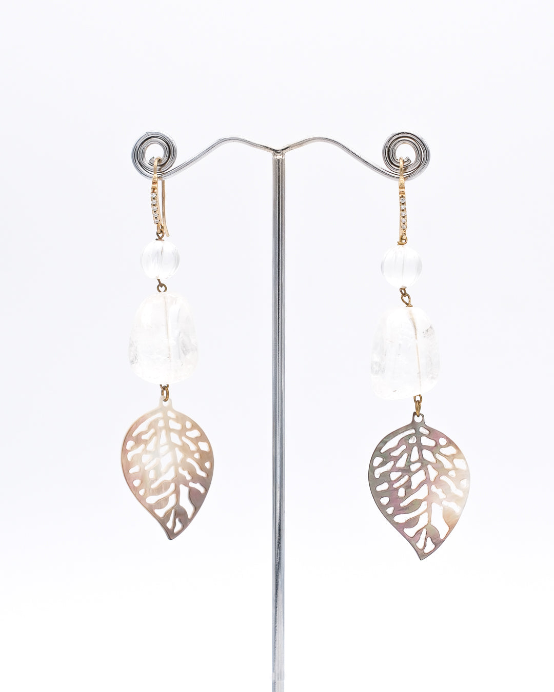 Feuille de nacre légère et quartz transparent