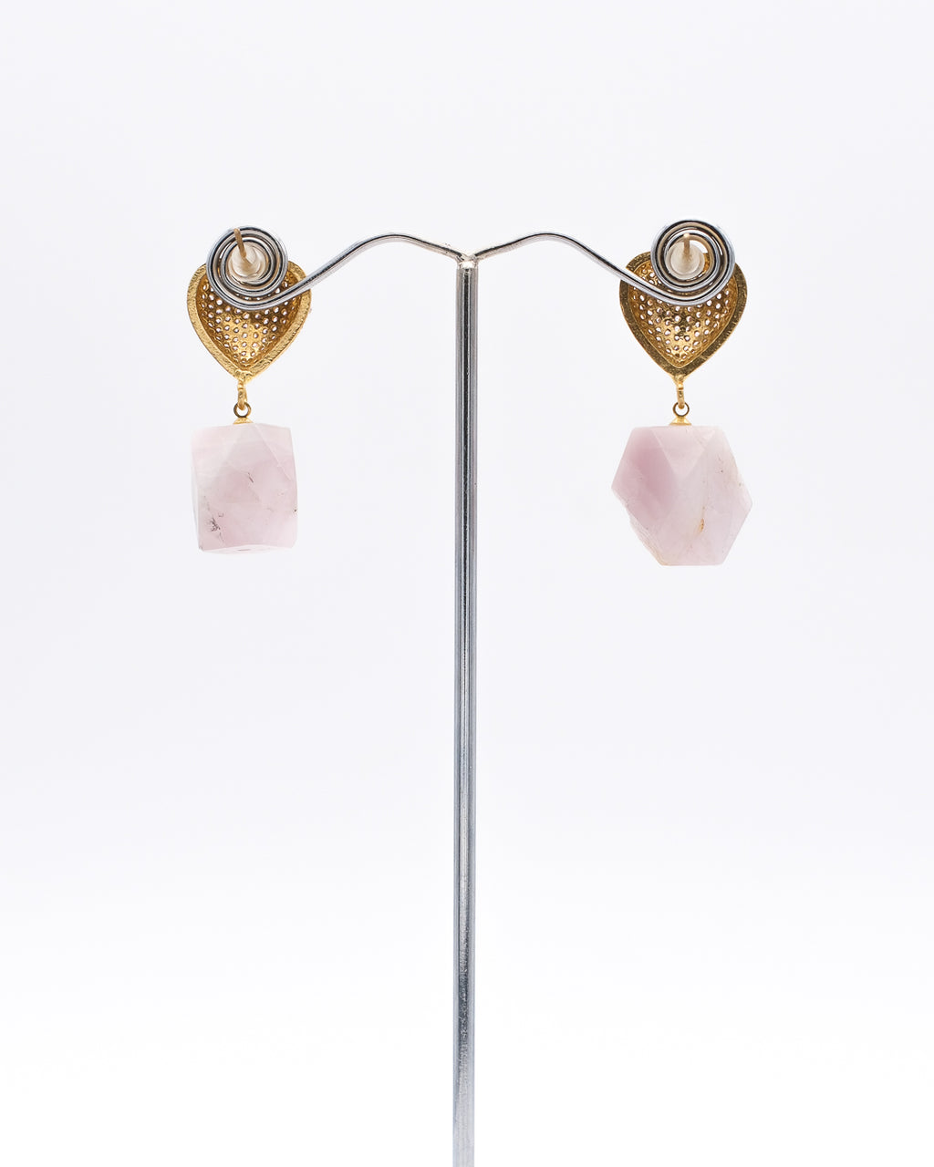Kunzite sous Coeur de zircon