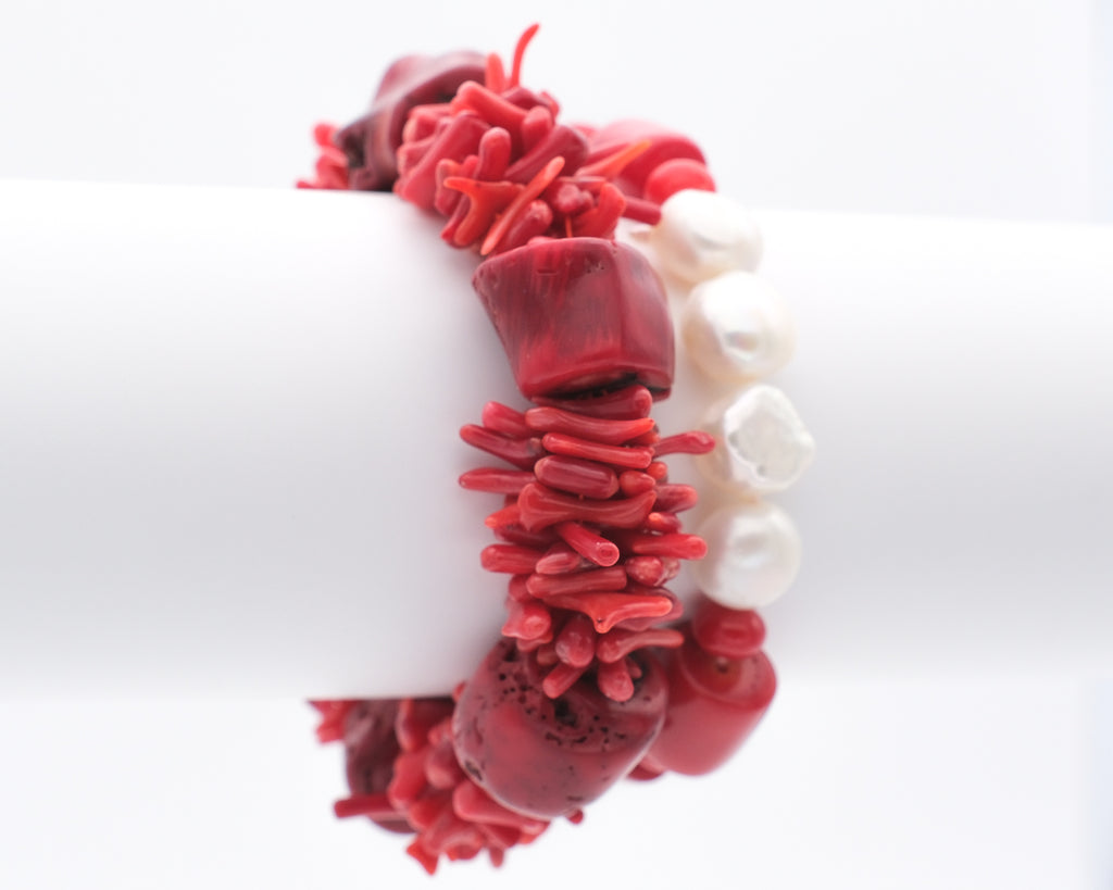 Corail bambou rouge teinté et perle naturelle de biwa blanche