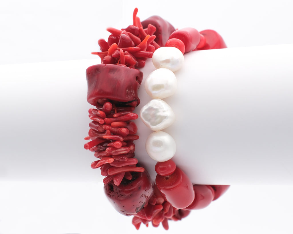 Corail bambou rouge teinté et perle naturelle de biwa blanche