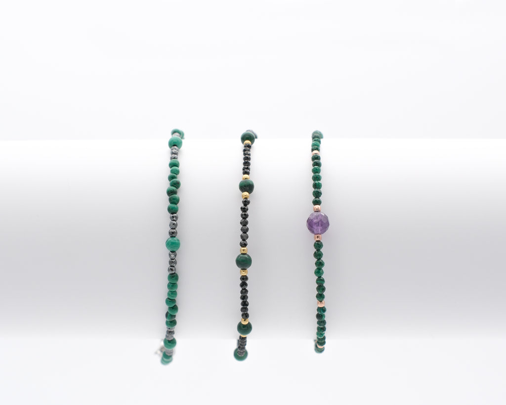 Malachite et hématite, malachite et spinelle noire, malachite et améthyste